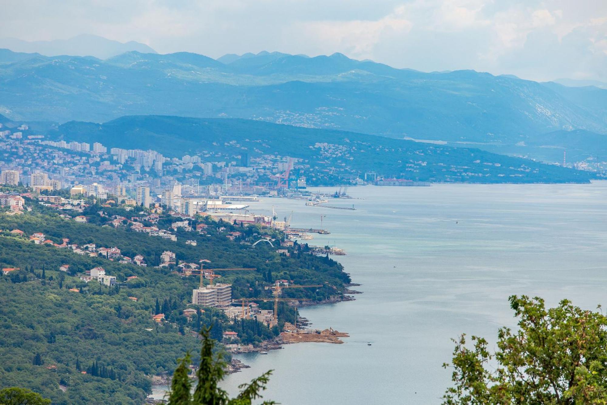 Villa Dragi With Pool, Sauna, & Whirlpool Opatija Quarto foto
